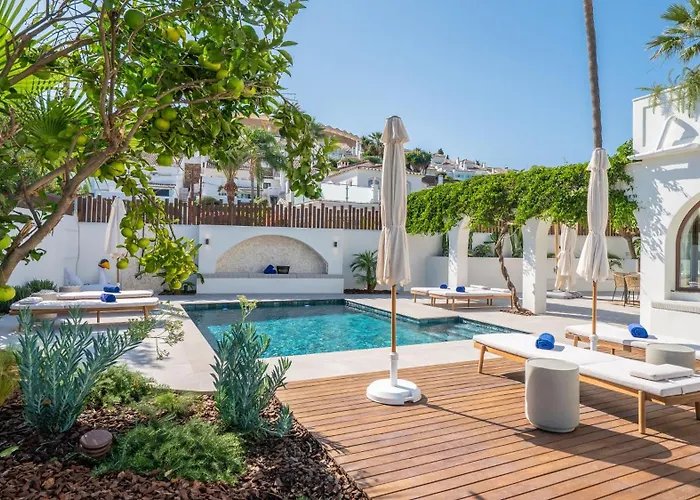 Vacation I Lumea, Luxury Villa, Private Heated Pool, Andalusian Charm, Walking Distance To The Marina And Beaches Villa *